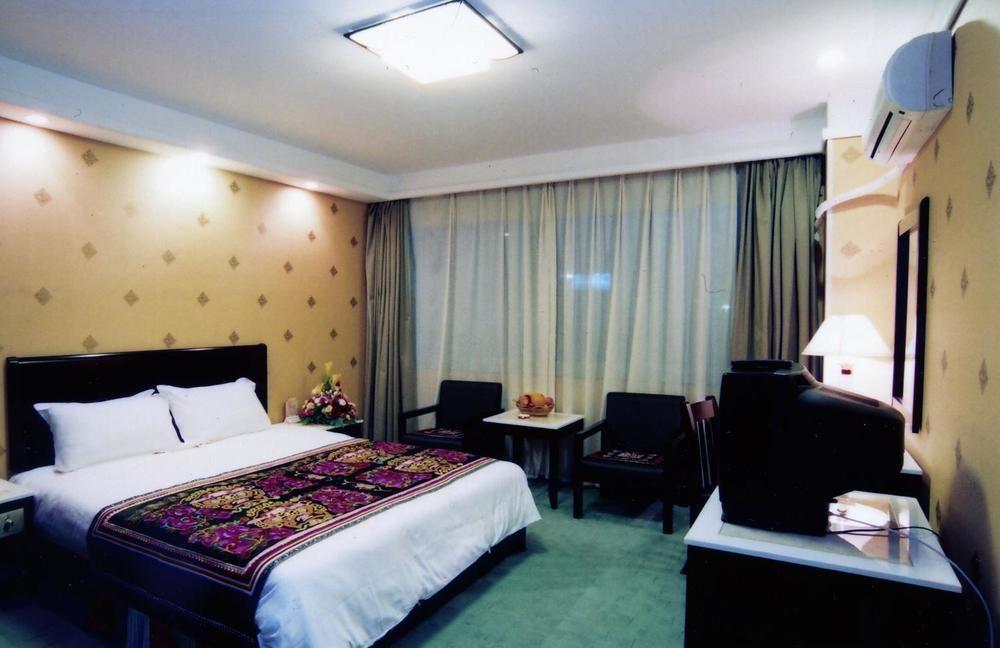 Chuxiong Mansion Yi Ren Hotel- คุนหมิง ภายนอก รูปภาพ